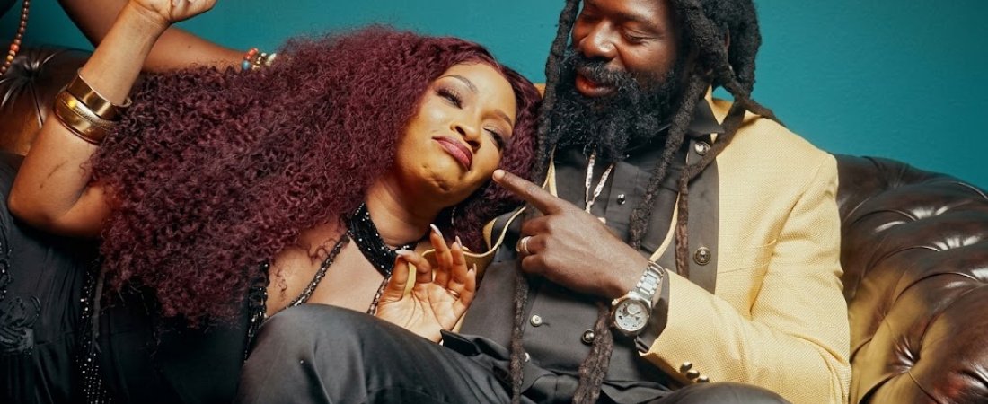 Takana Zion et Djelykaba Bintou dévoilent le clip de « M’MIRAWAMA »