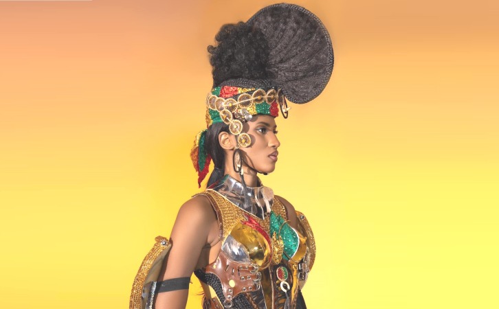 Miss Guinée Saran Bah Brille au Concours National de Costumes à Miss Univers