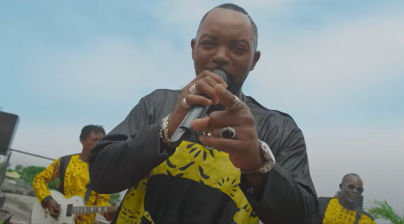 Abraham Sonty dévoile son clip « Coup Kéren », réaffirme sa place de porte-drapeau de la musique guinéenne