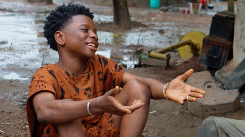 Capture d'écran du clip “Alou Akhasiga”,