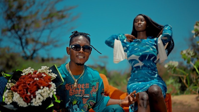 "Hololan" : Alka Zion dévoile un nouveau clip empreint d’émotion et de romantisme