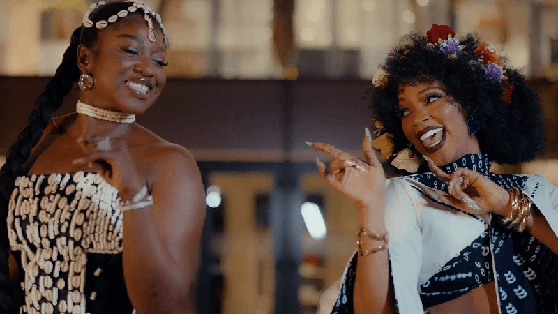 Capture d'écran du clip "Unique"