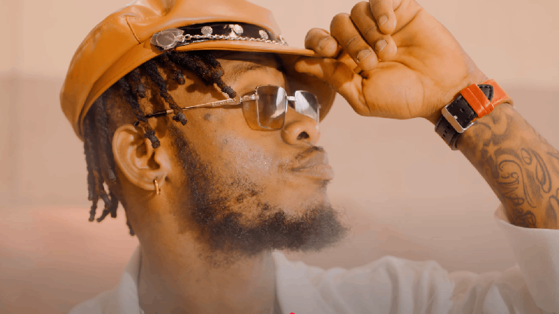 Capture d'écran du clip "Kahwama"