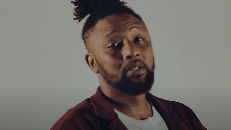 Capture d'écran du clip "Camara Laye"