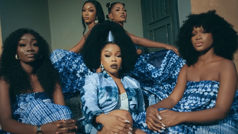 Capture d'écran du clip "Kouma"