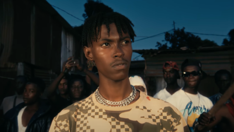 Capture d'écran du clip "Gongoli" 