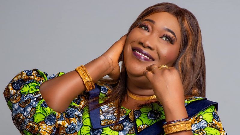 Sona Tata, artiste chanteuse guinéenne 