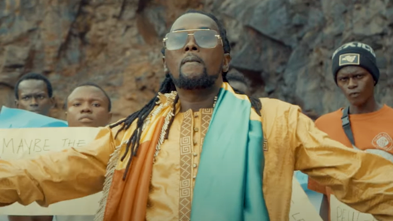 Kaporo Mengueh dévoile son nouveau clip "Peut-être", un cri du cœur pour la Guinée