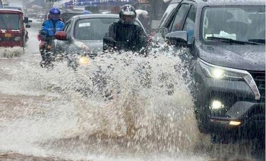 Fortes pluies à Conakry : plusieurs axes inondés, la circulation fortement perturbée